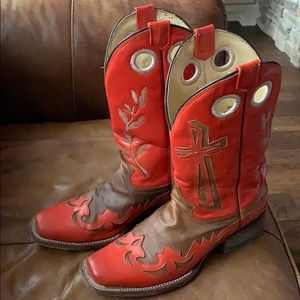 Ladies Gorgeous Corral Boots 8 1/2